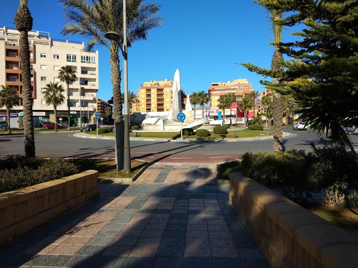 Ferienwohnung Apartamento En Puerto De Roquetas De Mar Exterior foto